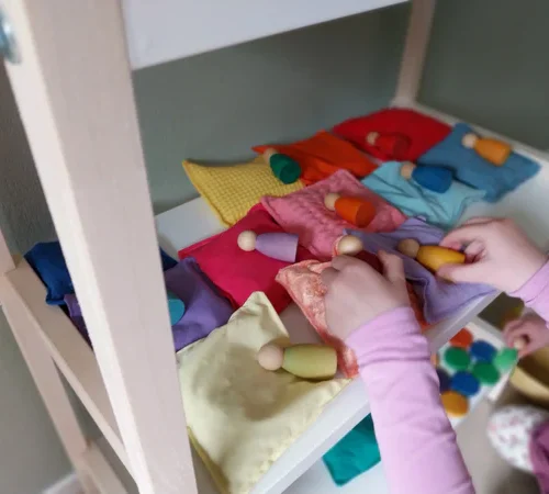 pit and play regenboog sensorische pittenzakjes