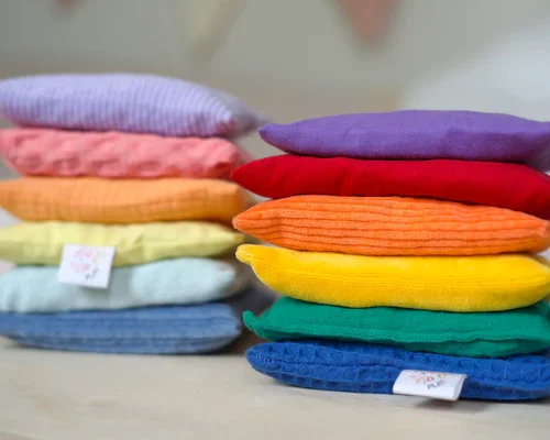 pit and play regenboog sensorische pittenzakjes