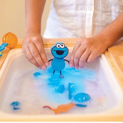 Glo Pals Cookie Monster in sensorische speelbak