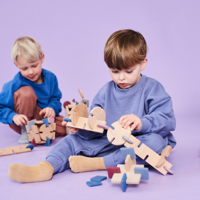 Kinderen spelen met Bavvic