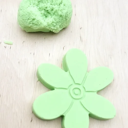 Alternative view of SensoryFun Magic Sand - Groen